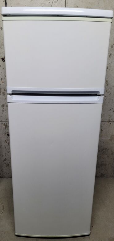 Холодильник Beko, Б/у, Двухкамерный, De frost (капельный), 60 * 150 * 60