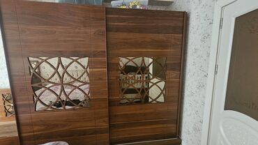 tumbucka: İşlənmiş, Kupe, 2 qapılı Düz dolab, Qarderob, paltar dolabı