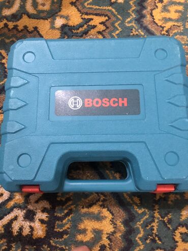 инструменты для строителей: Продаю шуруповерт фирмы Bosch,полный комплект,новый,всё