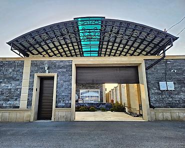 Dam işləri: Naveslerin ve kaziroklarin yigilmasi Polikarbonat ve dam ortuklerinin — 2