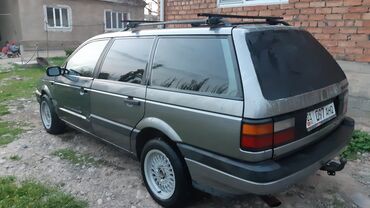 машина passat: Volkswagen Passat: 1988 г., 1.8 л, Механика, Газ, Универсал