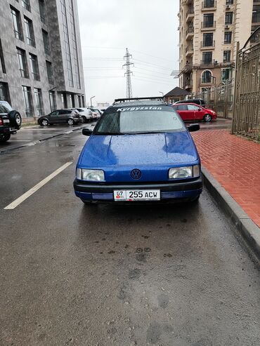 машина кейж: Volkswagen Passat: 1993 г., 1.8 л, Механика, Бензин, Универсал