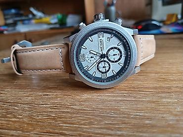 Ručni satovi: Kućište od nerdjajućeg čelika, prečnik kućišta 44 mm, debljina kućišta — 10