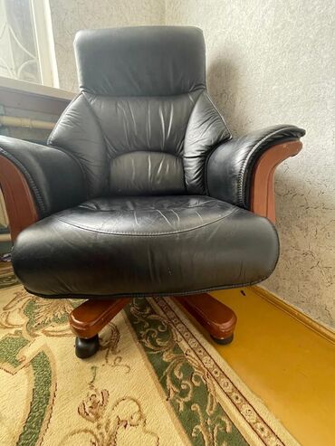 кожаное кресло: Кресло руководителя, Офисное, Б/у