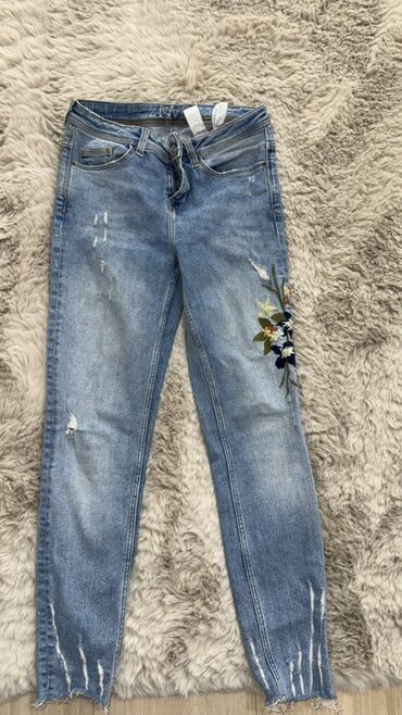 Farmerke: Ženska garderoba – više komada 1) Print pantalone - Materijal: lagana na lalafo.rs — 5 Farmerke: Ženska garderoba – više komada 1) Print pantalone - Materijal: lagana — 5