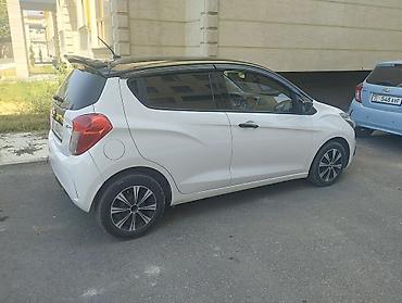 водный мото: Chevrolet Spark: 2017 г., 1 л, Автомат, Бензин, Хэтчбэк — 2