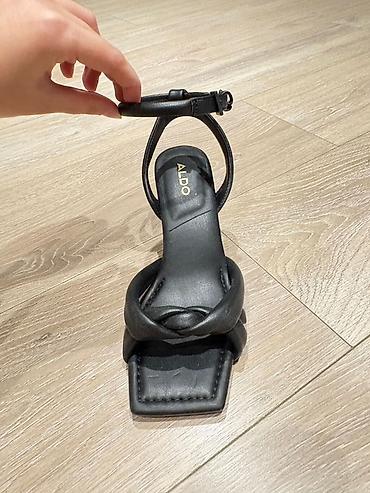 сумка aldo: ALDO qadın sandaleti – qara rəng Aldodan original, qutulu qara alçaq — 1
