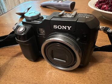 фотоаппарат 60d: Продам фотоаппарат японский Sony v3 в хорошем состоянии все работает