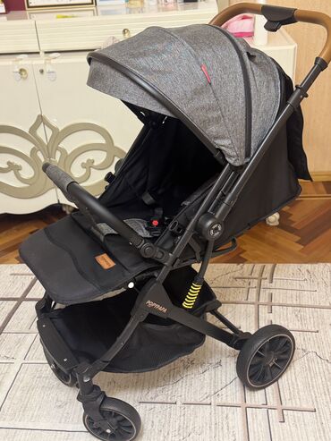 Gəzinti arabaları: İki tutacaqlı araba, İşlənmiş, Yaş: 6-12 ay, Pulsuz çatdırılma — 2