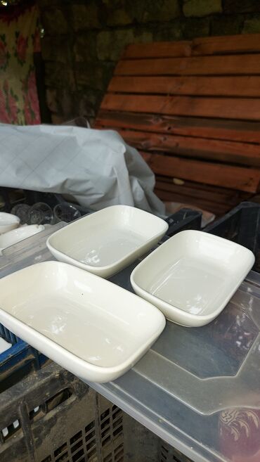 Digər dəstlər və servizlər: Duz qabı 20 ədəddən çox,külqabı 20 ədəddən çox,çərəz qabı 50 ədəddən — 4