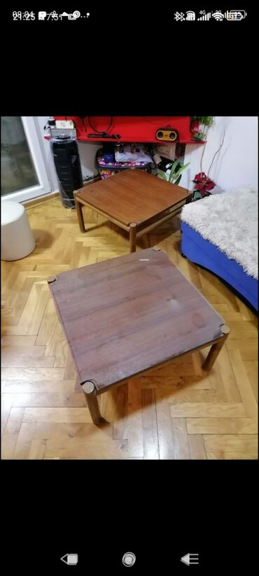 Stolovi: Sto manji drvenii lep nepohaban. Oko prečnik 65/65 vis oko 37
 Mirjevo — 8