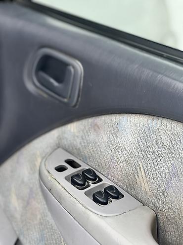 Toyota: Toyota Raum: 1998 г., 1.5 л, Автомат, Бензин, Хэтчбэк — 8