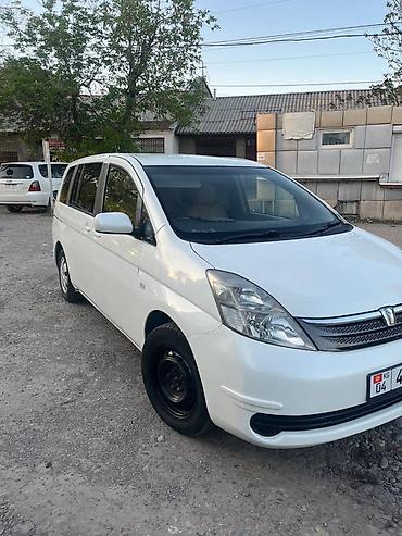Продажа авто: Toyota Isis: 2004 г., 1.8 л, Автомат, Бензин, Минивэн — 3