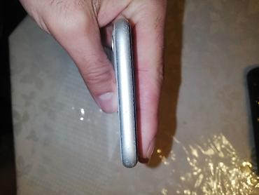 Apple iPhone: IPhone 11, 64 GB, Ağ, Simsiz şarj, Face ID — 8