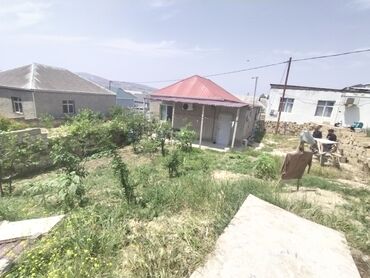 Həyət evləri və villaların satışı: Binəqədi qəs. 3 otaqlı, 100 kv. m, Yeni təmirli