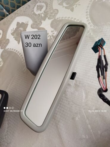 Avtomobilin yan güzgüləri: Mercedes Benz salon güzgüləri . Həzi Aslanov metrosu yaxınlığında — 12