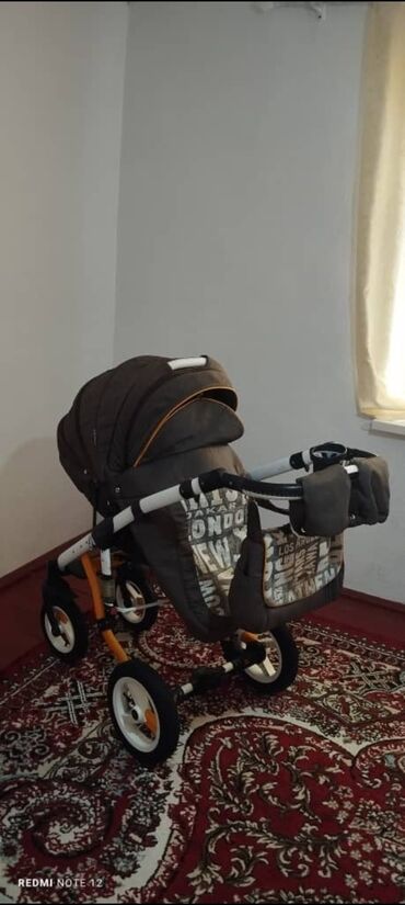 срочно продаю в связи с переездом: Коляска, цвет - Коричневый, Б/у
