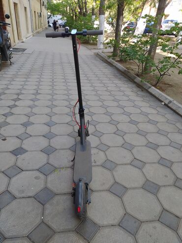 elektrikli scooter işlənmiş: Dubaydan yeni gəlib çox az sürülüb heç bir problemi yoxdur