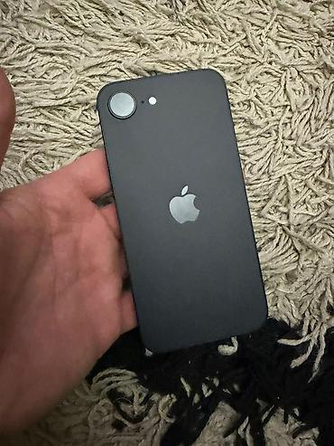 Apple iPhone: Apple iPhone iPhone 16e, 128 GB, Midnight, Otisak prsta — 4