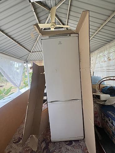 Холодильник Indesit, Б/у, Двухкамерный, 60 * 185 * 45