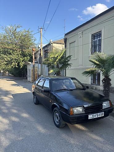 16 diski teker: Model: VAZ 2109 (Samara) hatchbek Rəng: qara Kuzov: 5 qapılı — 2