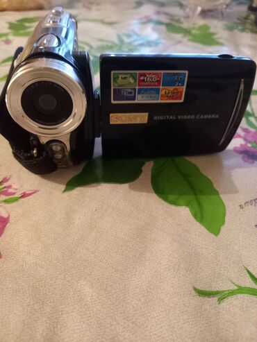 цифровая видеокамера sony hdr cx240e: Продаю видео камеру