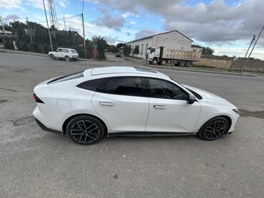 Changan: Changan UNI-V – ağ rəngli, liftback kuzovlu, idman xarakterli sedan — 7