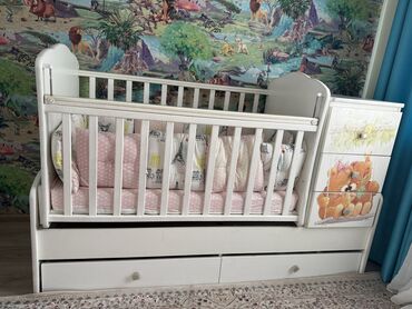 продам бу мебель бишкек: Манеж-кровать, Б/у, С комодом, Дерево