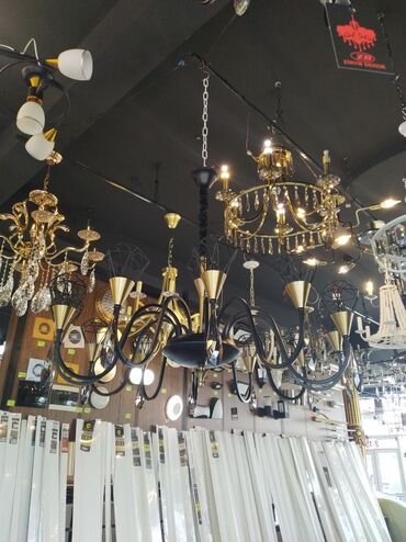 restoran isiqlari: Çılçıraq, 10 və daha çox lampa, Metal