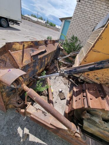 Бульдозеры: Бульдозер, Гусеничный — 11