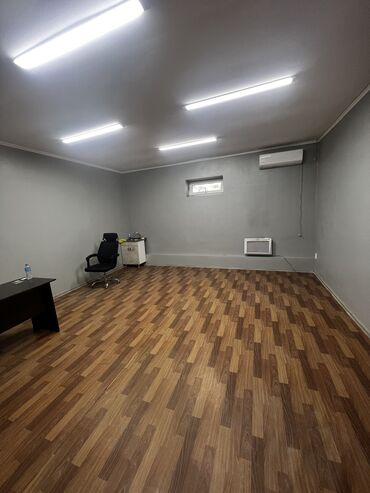 офис под аренду: Сдаю кабинет 30 кв м Новый, чистый после ремонта! Обговаривается всё