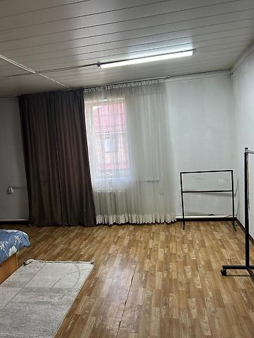 Продажа коттеджей и домов: Дом 2 этажа, площадь 206 м², участок 5 соток. Локация: Токолдош, ул — 15