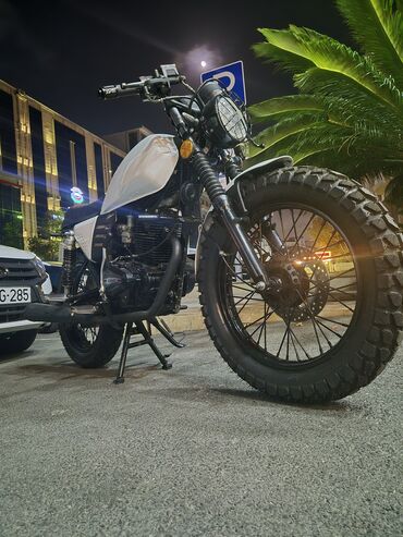 Motosikletlər: Scrambler/Cafe Racer üslubunda xüsusi yığılmış motosiklet — 9