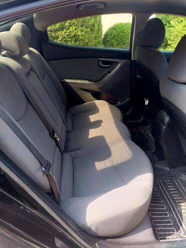 Hyundai: Hyundai Elantra: 1.8 l | 2015 il Sedan — 10