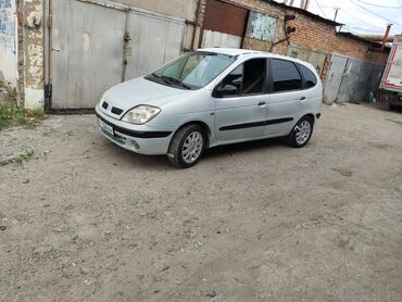 Renault: Renault 16: 2001 г., 2 л, Автомат, Бензин, Универсал