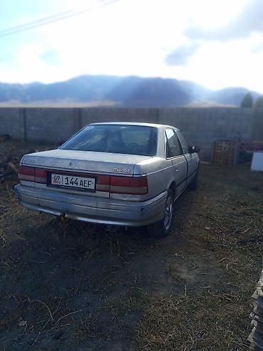 Mazda 626: 1989 г., 1.8 л, Механика, Бензин, Седан
