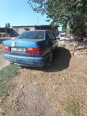 1 nz: Volkswagen Vento: 1993 г., 1.8 л, Механика, Бензин, Седан — 4