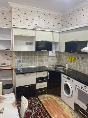 Uzunmüddətli kirayə mənzillər: Nəsimi rayonu, 4 mkr,Nəsimi metrosuna yaxındır. Mənzərəsi Heydər — 4