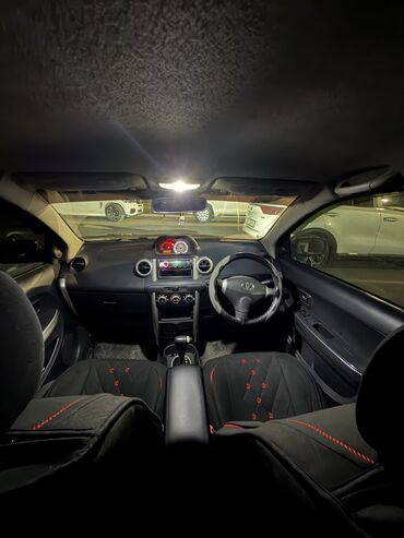 Toyota: Toyota ist: 2003 г., Автомат, Бензин, Хэтчбэк — 5