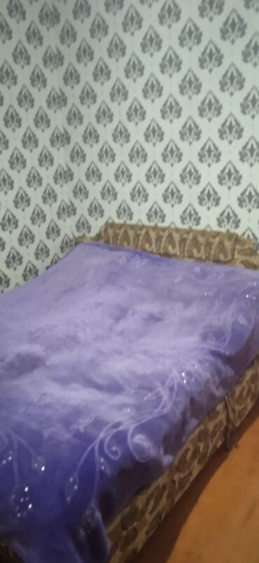 sumqayit 17 mkr: Tecili Xirdalan da Xezine Palasin Arxasinda Kirist 1e yaxin 2 otaqli