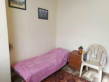 evller: Salam Neftçilәrdə 8km bazarin yanında 1 otaqlı evda otaq yoldaşı — 4