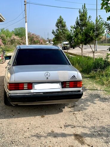 Mercedes-Benz: Mercedes-Benz 190: 2 l | 1990 il Sedan