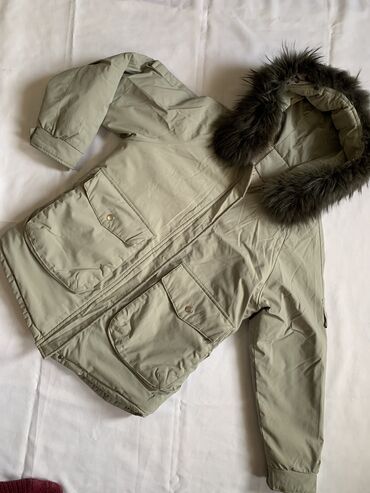 спорт трико: Теплая куртка (парка)размер подходит на xs и s мех натуральный