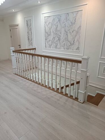 Деревянные лестницы: Стильная деревянная лестница, выполненная в классическом стиле — 29