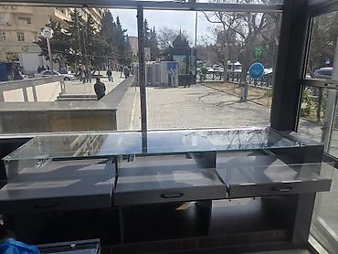 Rəf vitrinləri: Şüşə vitrinli satış tezgahı - Üst hissə: bərk şüşədən düz vitrin — 1