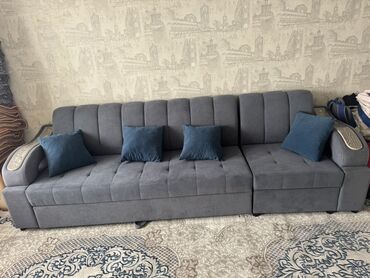 кровать с механизмом: Прямой диван с механизмом трансформации и бельевым ящиком - Обивка