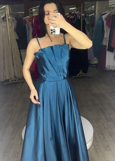 Ziyafət donları: Ziyafət və məclislər üçün uzun modellərdən ibarət qadın paltarları — 8