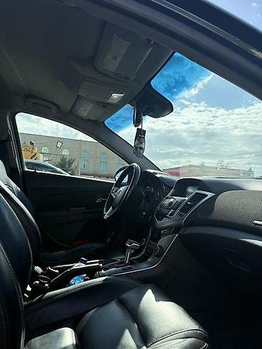 tra: Chevrolet Cruze: 1.4 l | 2013 il 297549 km Sedan — 6
