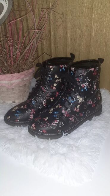 Gležnjače: Gležnjače, 39 — 5