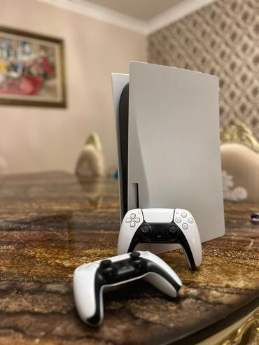 Playstation 5 fat 2 pult içinde yuklenmis oyunlar (gta 5,rdr 2,fc 25